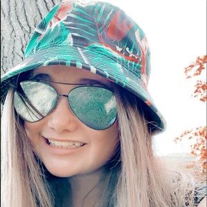 Meet your Posher, Nellie